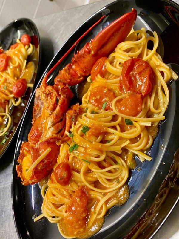 Linguine all'astice con pomodoro pachino